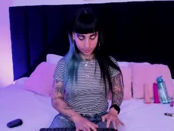 izzy moon7